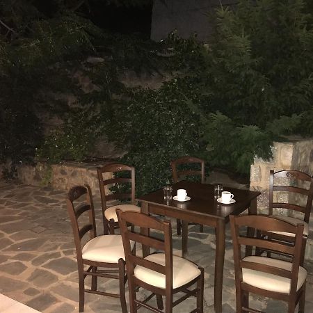Hotel Xenonas Nikia Yerákion Exteriér fotografie